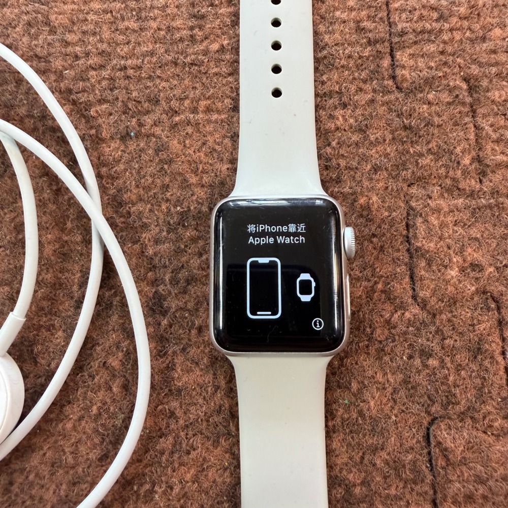 Apple Watch Series 3 38mm Silver Aluminum Case White Sport Band GPS A1858